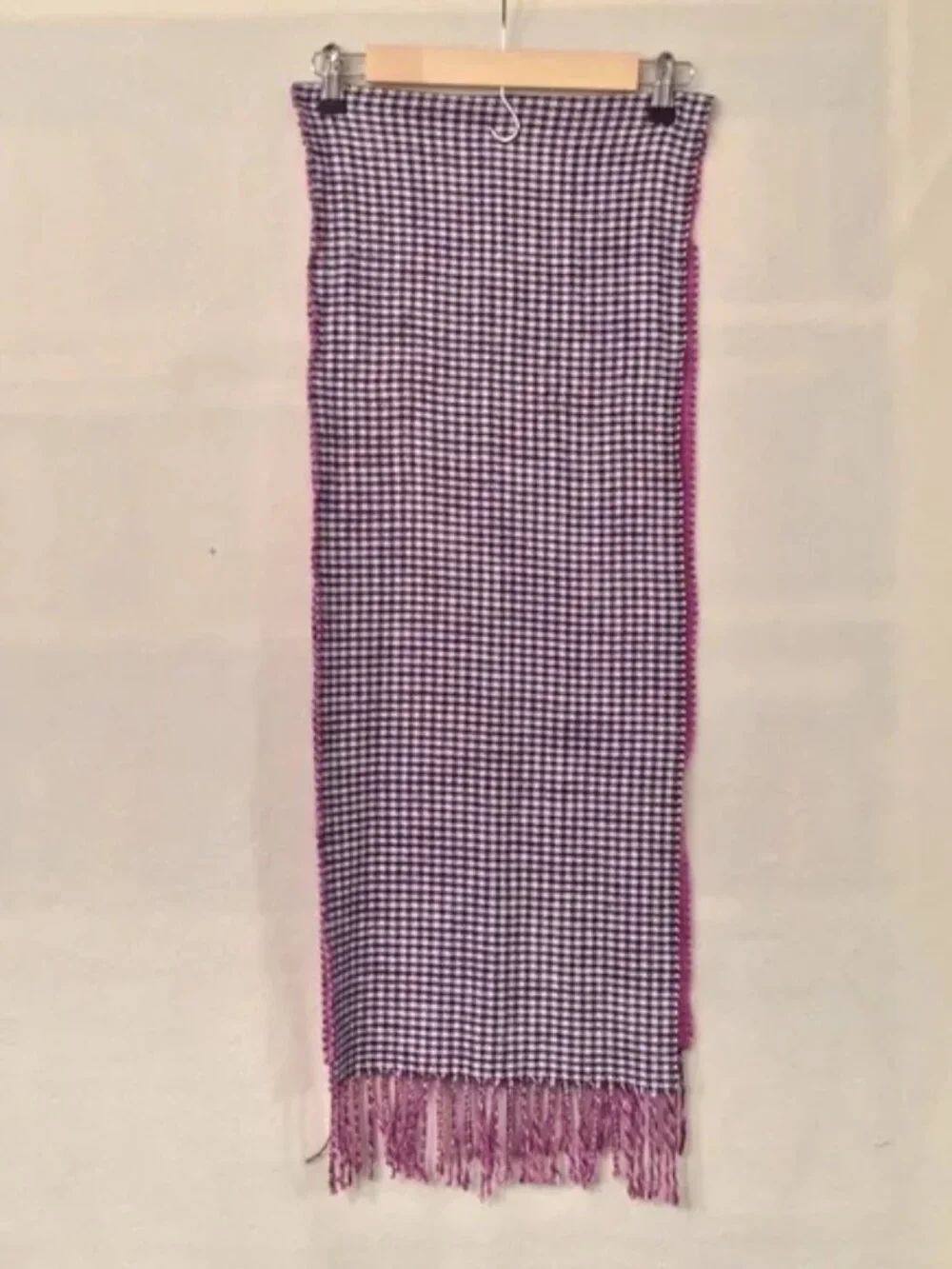 Lands' End purple, white, & magenta houndstooth oblong scarf